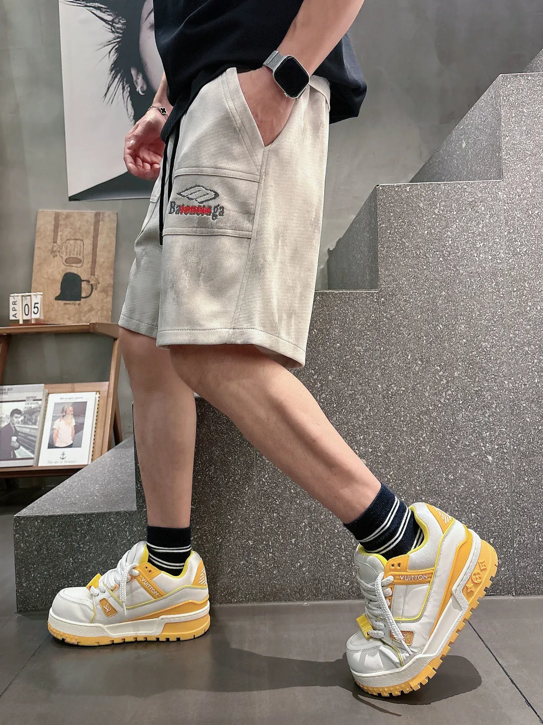 Balenciaga's three-standard complete 2026 summer New Arrival men's casual shorts, advanced custom-made Breathable fabric, Breathable fabric, extremely stretchy and comfortable, impeccable details, top-grade accessories, original logo design concept, delicate and soft feel! The upper body fit is awesome! Size: M-XXXL Please state your height and weight when ordering